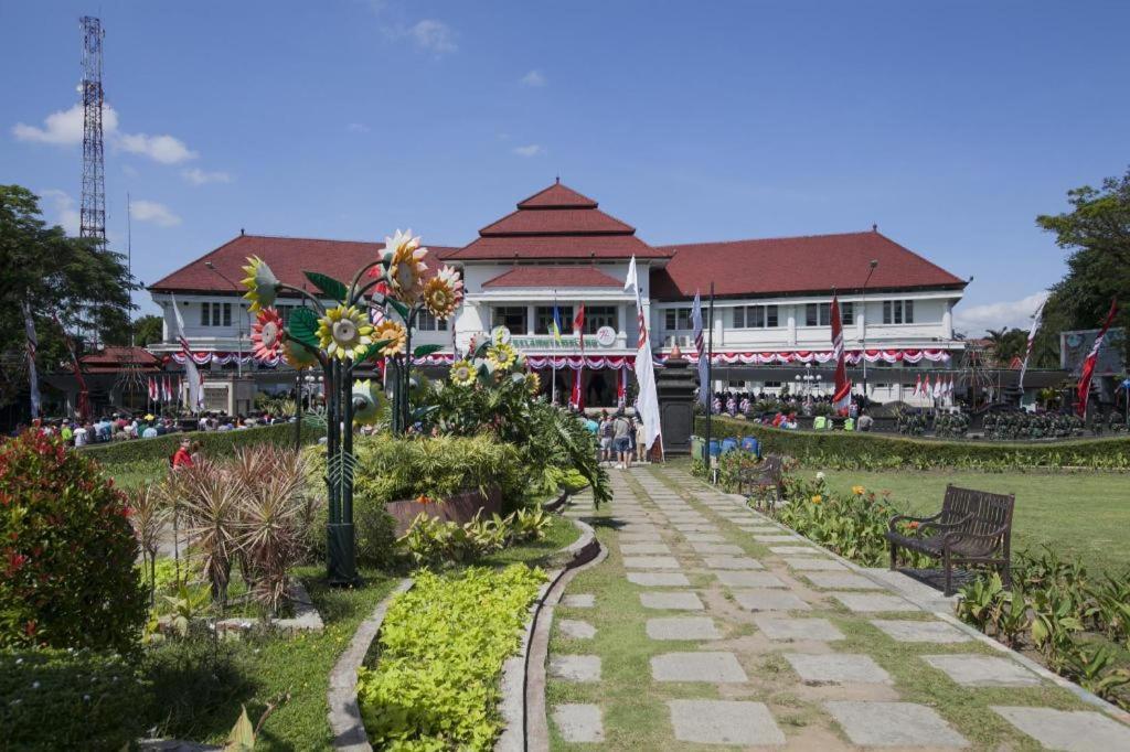 Готель Oyo 1110 Ijen Butik House Маланг Екстер'єр фото