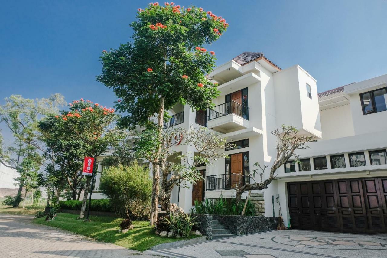 Готель Oyo 1110 Ijen Butik House Маланг Екстер'єр фото