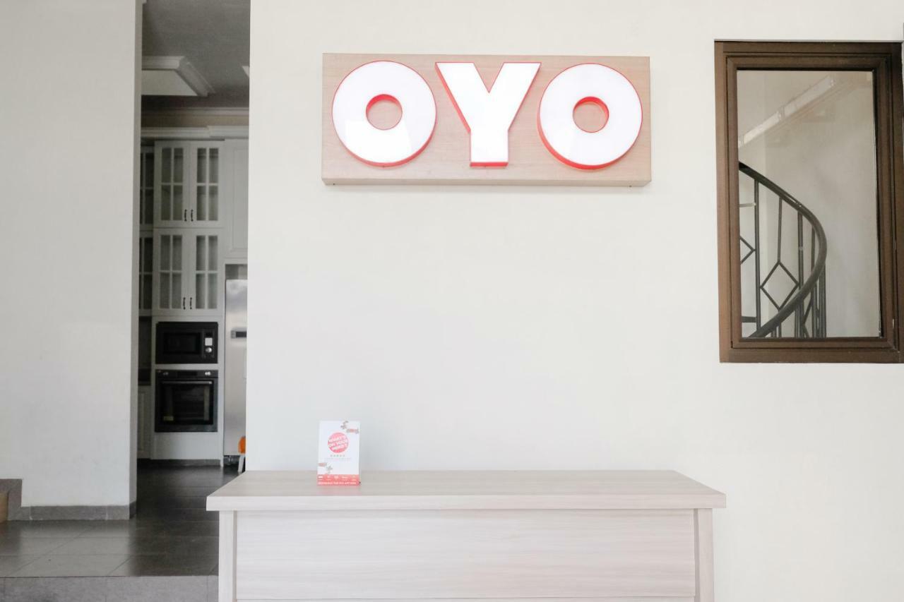Готель Oyo 1110 Ijen Butik House Маланг Екстер'єр фото